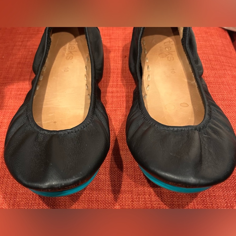 Tieks Woman's Black Leather Ballet Flats Size 10 - Picture 9 of 11